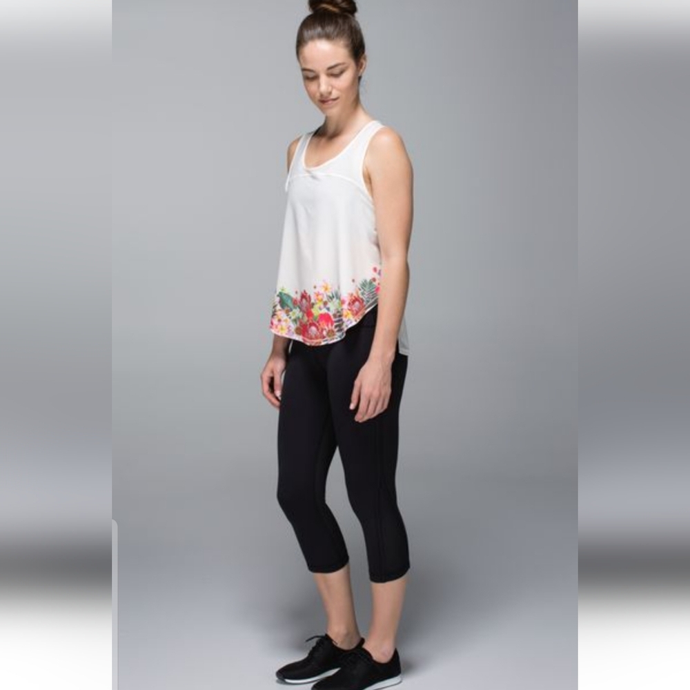 Lululemon Run Split Sinet Angel Wing